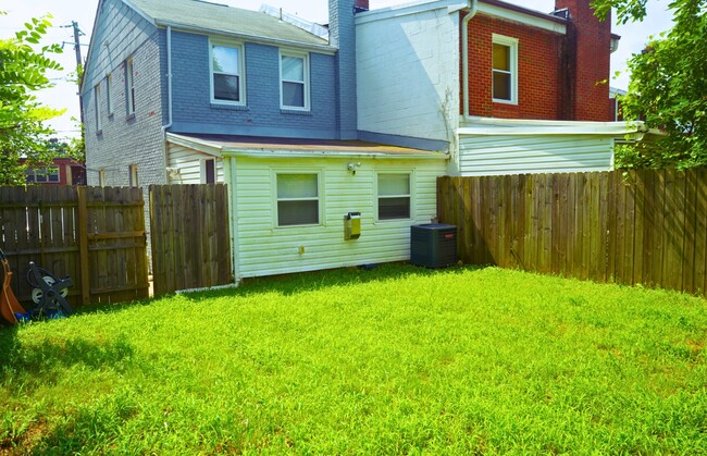 Building Photo - 3447 25th St SE
