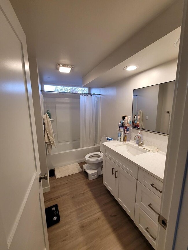 Building Photo - Cherry Lane Commons