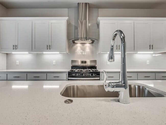 Building Photo - 520 NW 176th Terrace