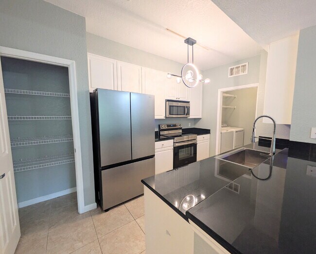 Building Photo - "September Rent Free! - Beautiful 2/2 Southside Condo On Gate Parkway with Lots of Amenities!"