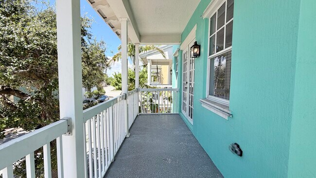 Building Photo - 810 3rd Ave N