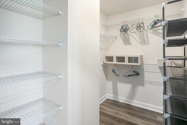 Building Photo - 6725 24th Ct N