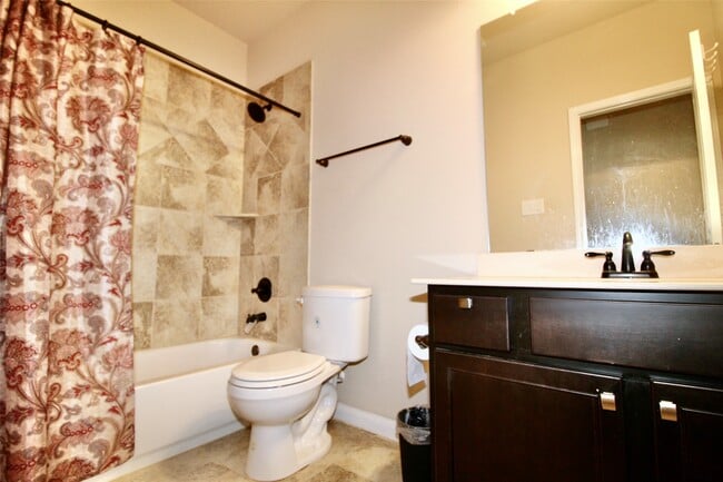 Building Photo - 1916 Acaciawood Way