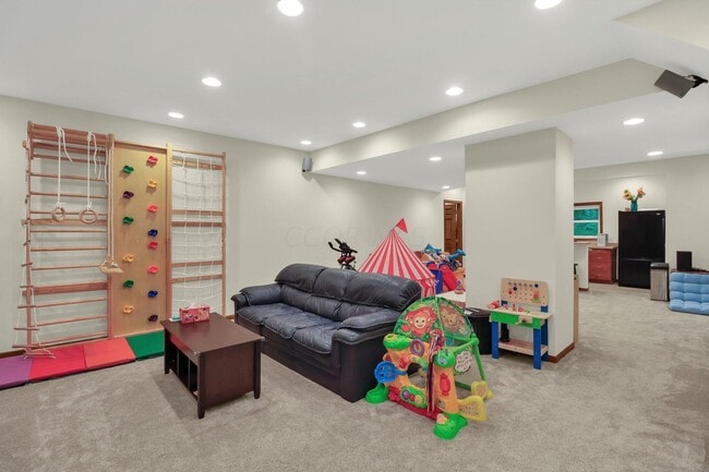 Building Photo - 5260 Leydorf Ln