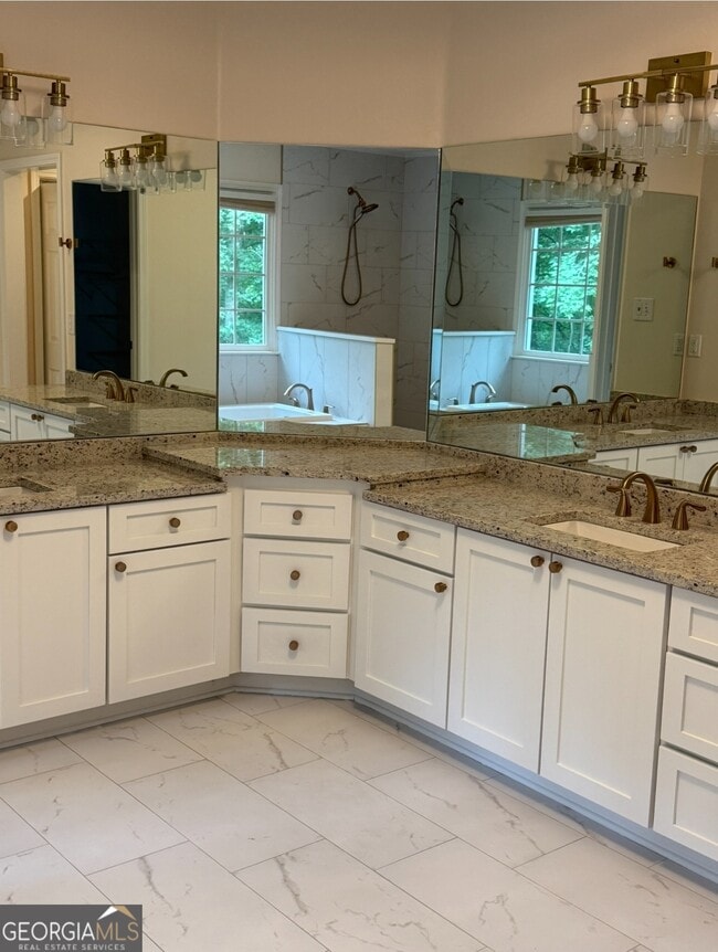 Building Photo - 1202 Loxley Cir