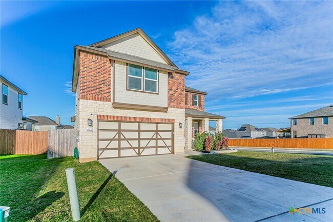 Building Photo - 1304 Long Crk Ln