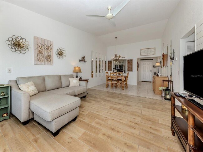 Building Photo - 26333 Nadir Rd