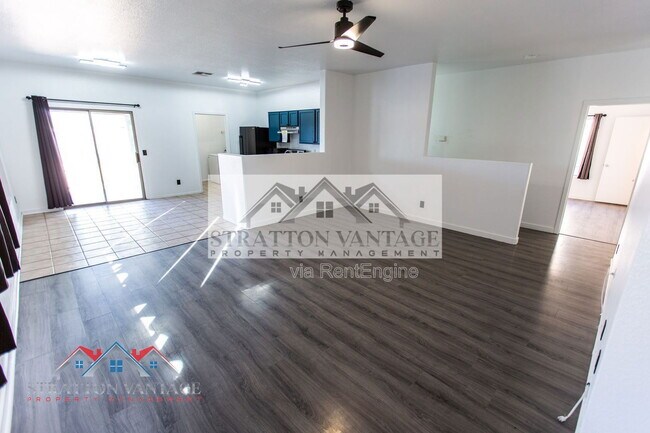 Building Photo - 16092 W Woodlands Ave