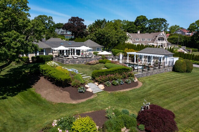 Building Photo - 3 Barclay Sq