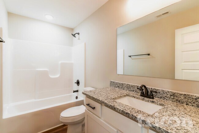 Building Photo - 341 Green Hills Dr