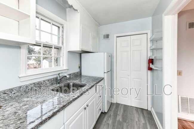 Building Photo - 6903 Kincaid Ave