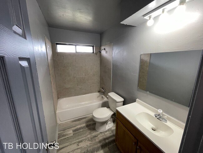 Building Photo - 2 br, 2 bath House - 601 NW 121st Terr.