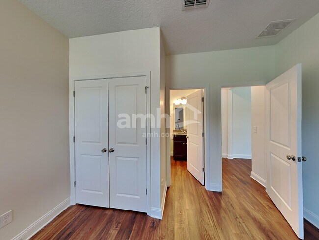 Building Photo - 32 Atlanta Dr