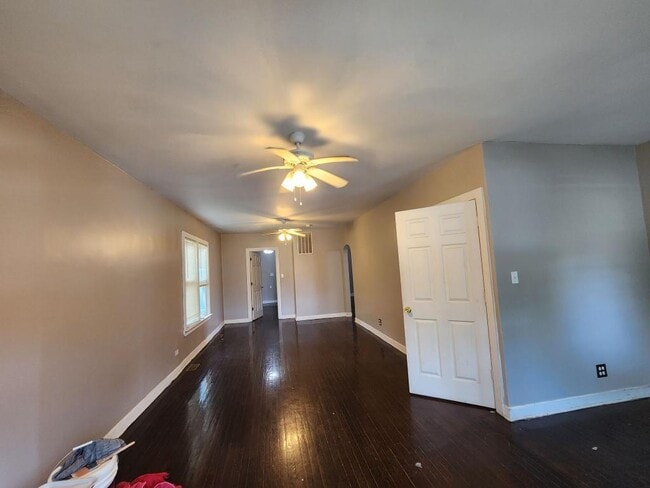 Building Photo - 8418 S Sangamon St