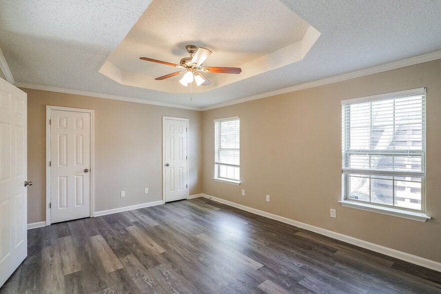 Building Photo - 3944 Rock Creek Dr