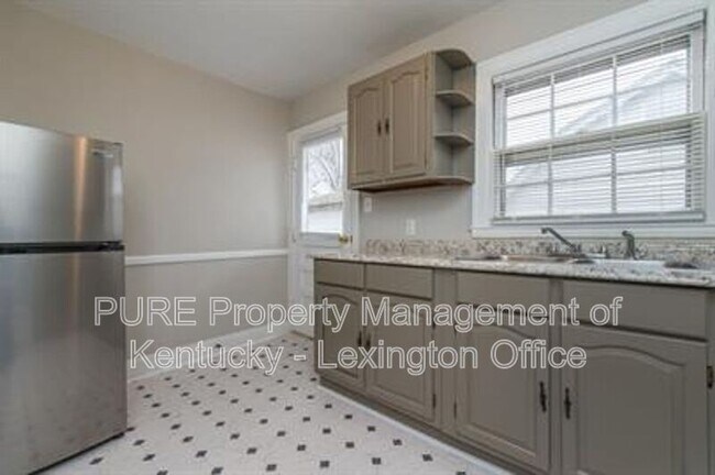 Building Photo - 200 Floral Park