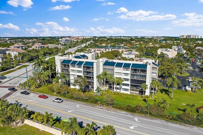 Building Photo - 1605 S US Hwy 1