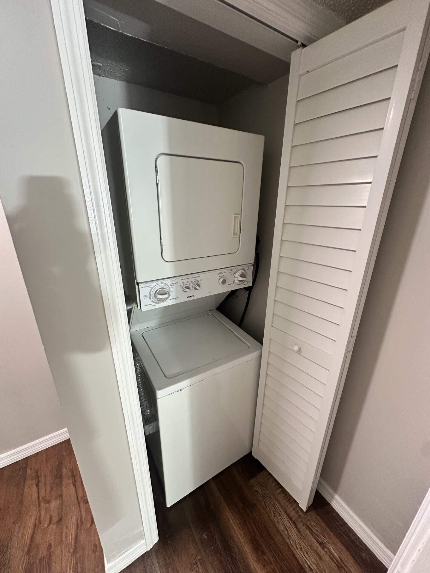 In unit washer and dryer - 5541 Bay Blvd