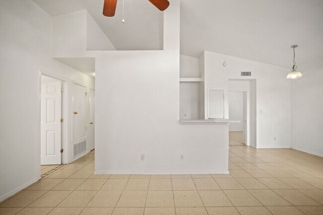Building Photo - BEAUTIFUL EASTSIDE EL PASO HOME