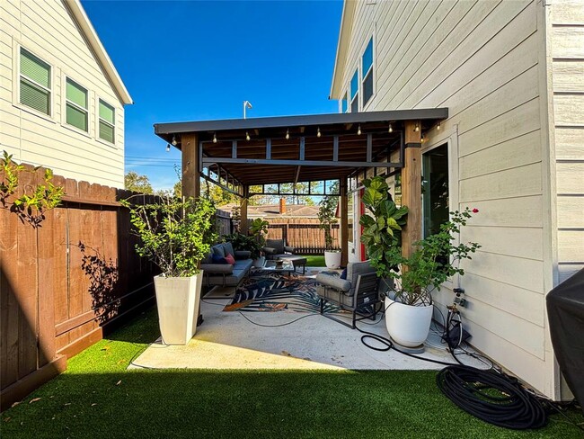 Building Photo - 4402 Bora Bora Ln