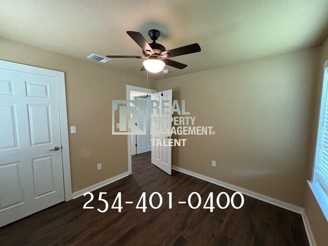 Building Photo - 952 Fannin Loop