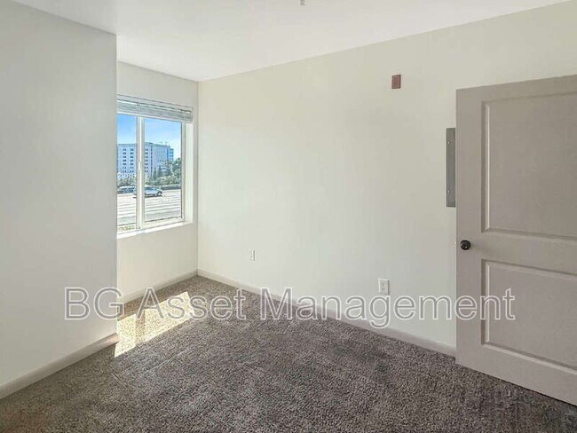 Building Photo - 1459 MacArthur Blvd