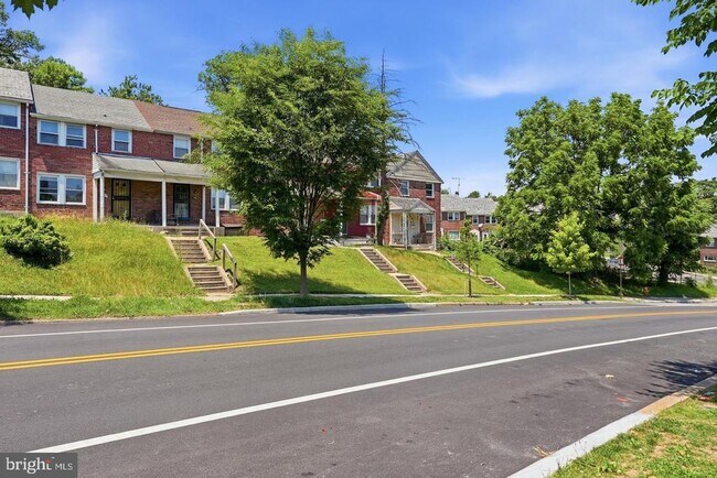 Building Photo - 934 Argonne Dr