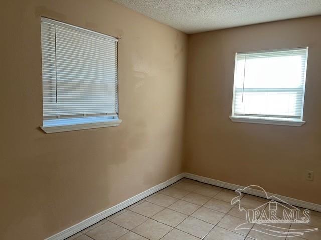 Building Photo - 3229 Maplewood Dr
