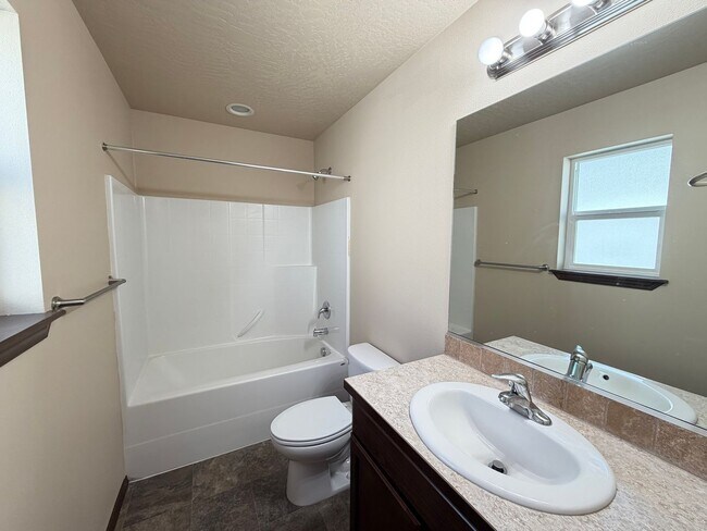 Building Photo - Radiant Lake Rancher