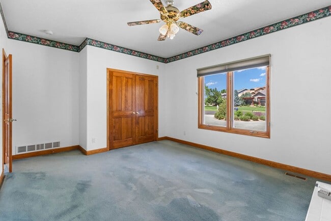 Building Photo - 3957 Valley Oak Dr