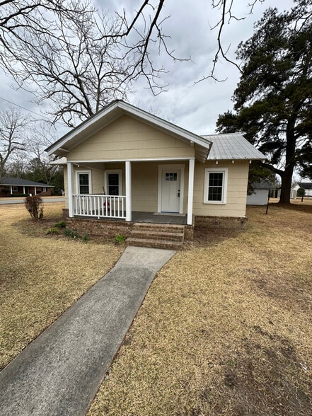 Building Photo - 614 S Tillman St