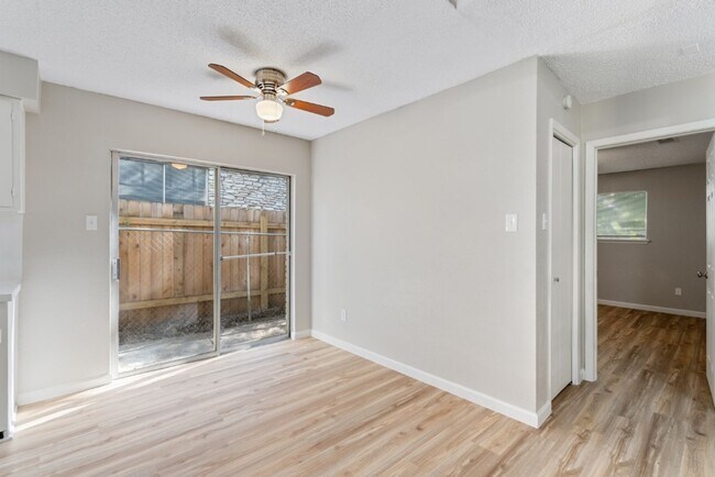 Building Photo - 10503 Little Pebble Dr