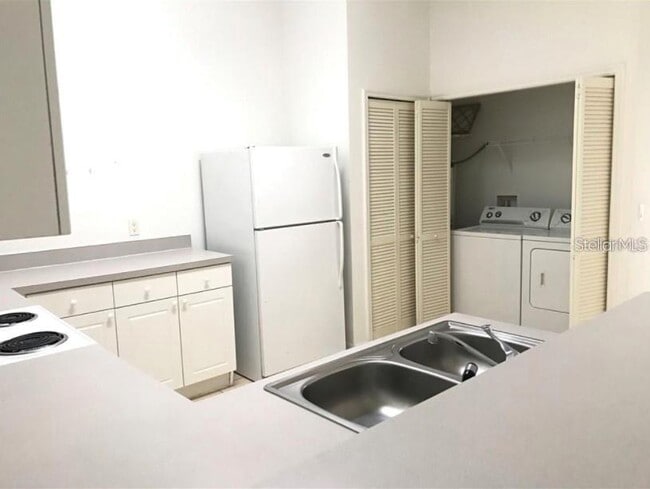 Building Photo - 2792 Club Cortile Cir