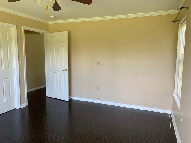 Building Photo - 144 Sparrow Rd