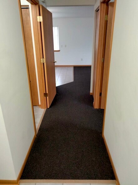 Hallway - 2605 Champlain St