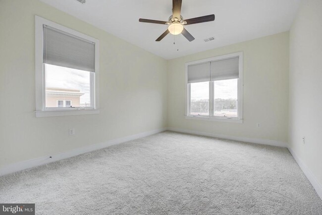 Building Photo - 620 McKenzie Ave