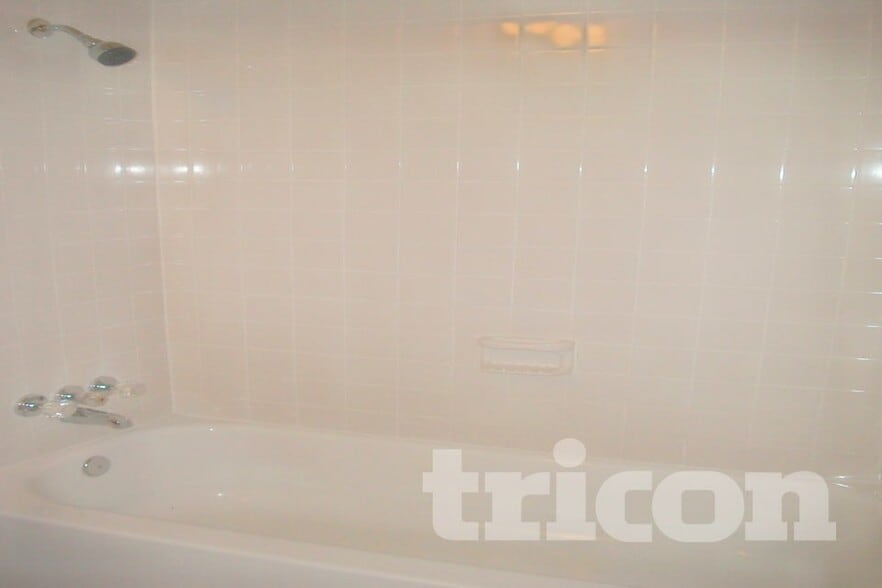 Building Photo - 9215 Sophora Dr