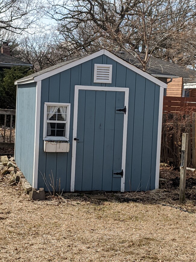 Storage shed - 6316 Tingdale Ave