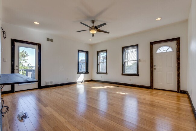 Building Photo - Available MAY 2026 - 2 Bedroom, 2 Bath Home w/ CRAZY City Views!