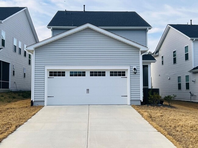 Building Photo - Stunning 4 Bedroom 3 Bathroom Single Family Home with 1st floor office w/ FREE high-speed interne...