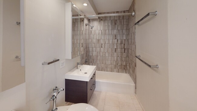 Building Photo - 330 W Diversey Pkwy