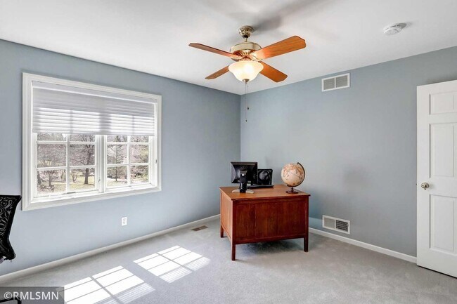 Building Photo - 14888 Pondview Cir