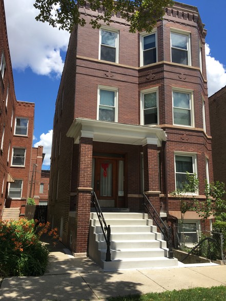 Building Photo - 2338 W Walton St