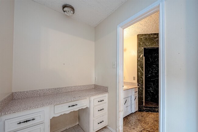 Building Photo - 9318 Benning Dr