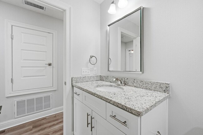 Building Photo - NEW Construction, be the FIRST to occupy this beautiful townhouse in Fort Walton Beach!