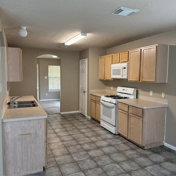 Building Photo - 19322 River Bottom Rd