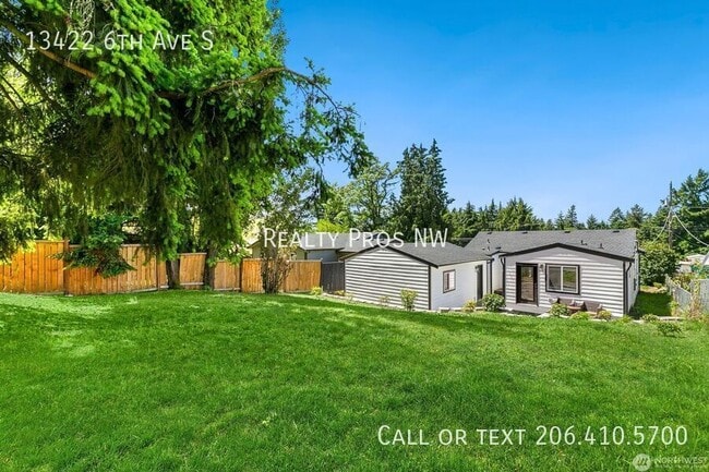 Building Photo - 13422 6th Ave S