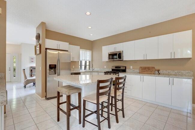 Building Photo - 27 Via Del Corso