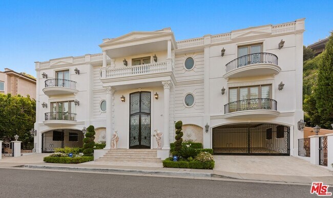 Building Photo - 1455 Robmar Dr