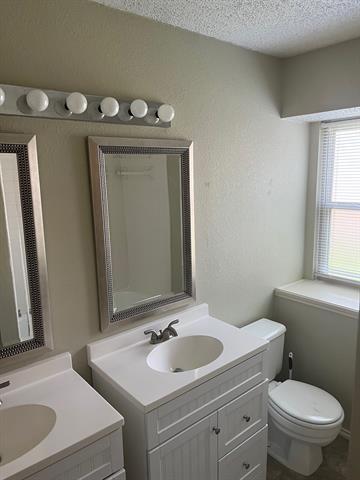 Building Photo - 1718 Doubletree Dr